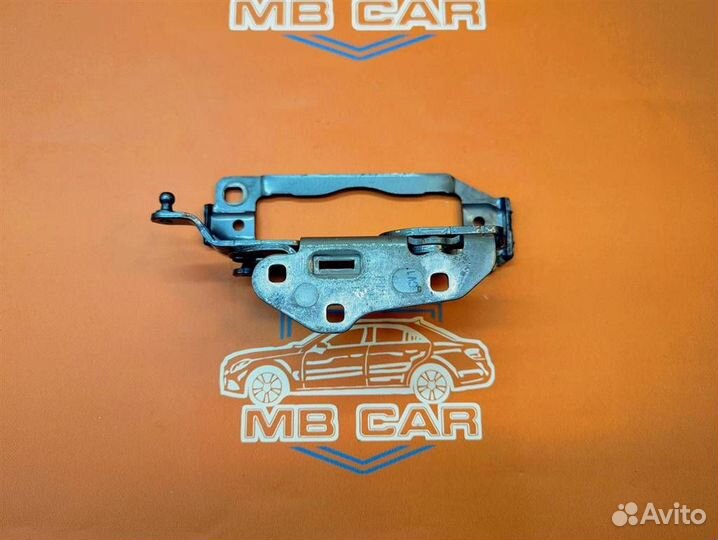 Петля капота w204 C-class 271.820 05.2011