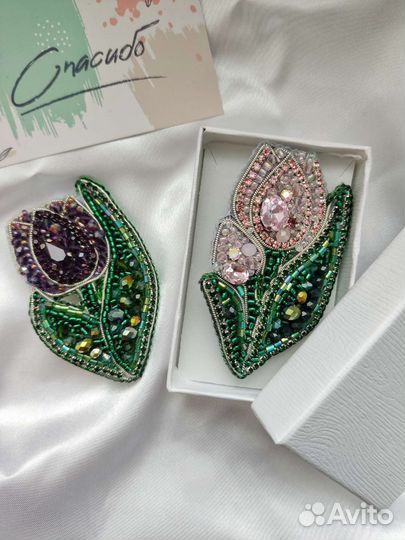 Брошь из бисера