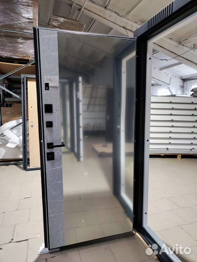 Входная дверь