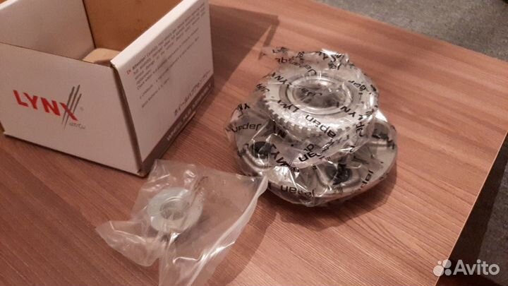 Задние Ступица в сборе Nissan p12 левая и правая