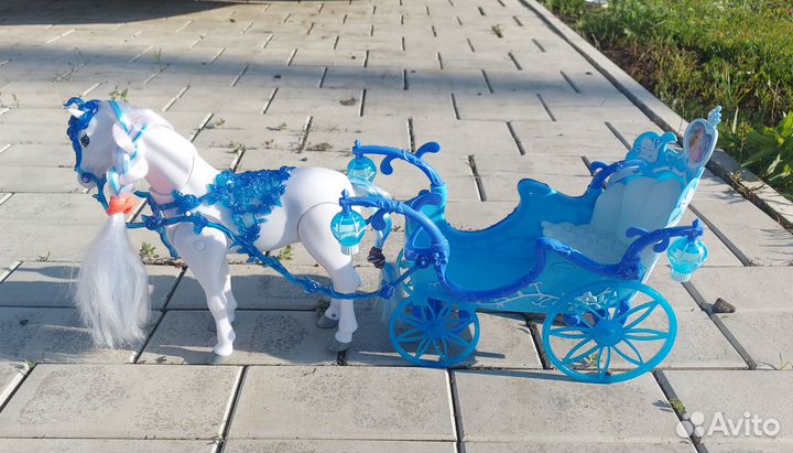 Лошадь с каретой для кукол барби