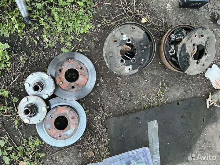 Тормозные барабаны в сборе