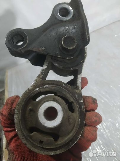 Подушка АКПП двс нижняя Mazda CX-7