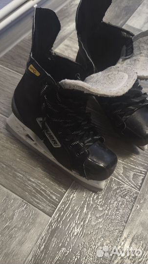 Хоккейные коньки bauer