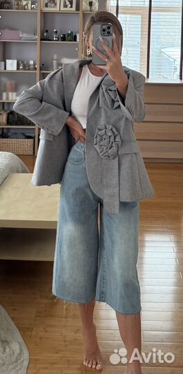 Пиджак с цветами серый