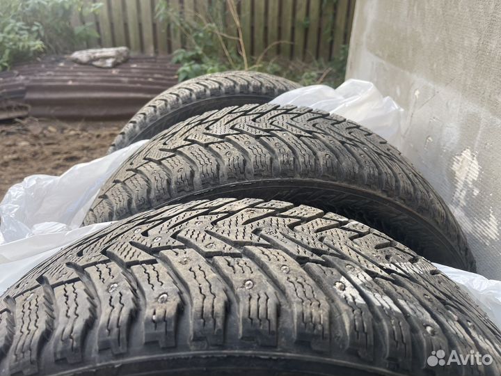 Nokian Tyres Hakkapeliitta 8 215/50 R17 95