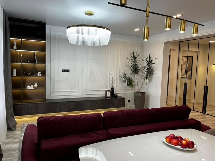 3-к. квартира, 91 м², 9/14 эт.