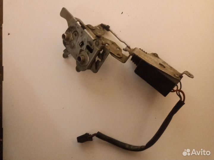 Замок водительской двери приора