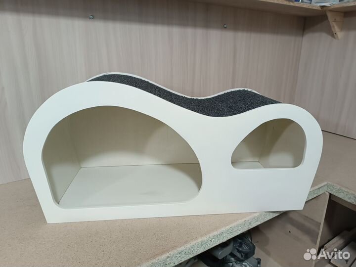 Домик лежанка для кошки и собаки с когтеточкой