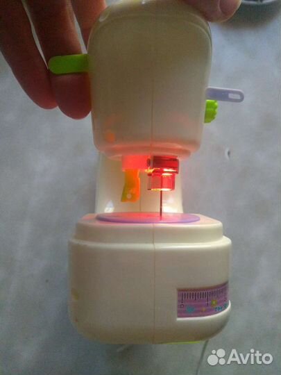 Бизиборд, игрушка швейная машинка