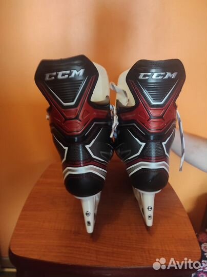 Коньки новые CCM FT470 38,5р