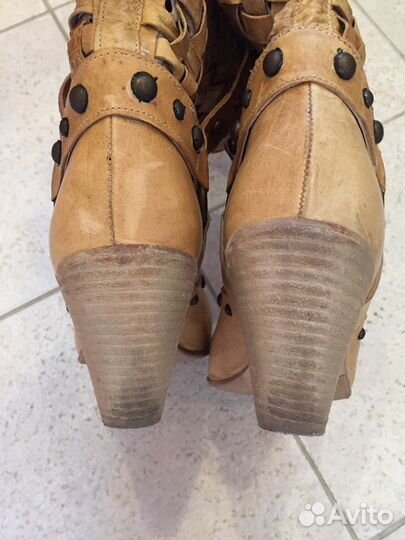 Сапоги женские