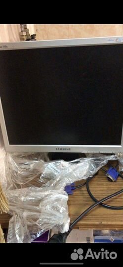 Монитор Samsung
