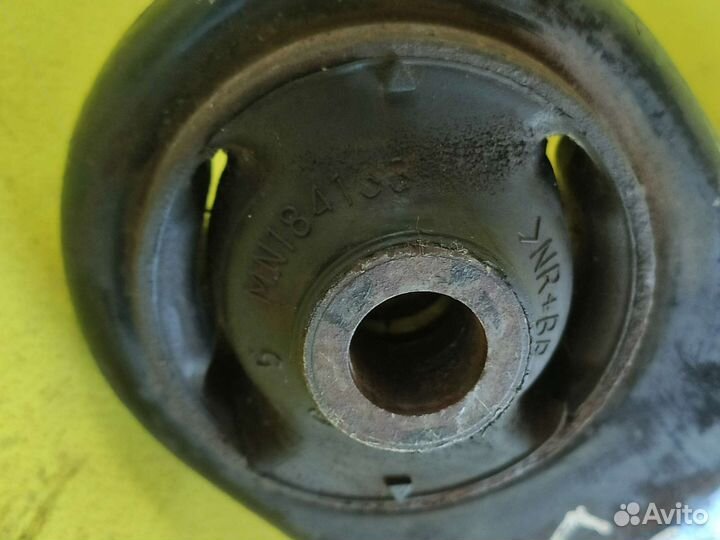 Рычаг передний левый правый Мицубиси Лансер 10 б/у