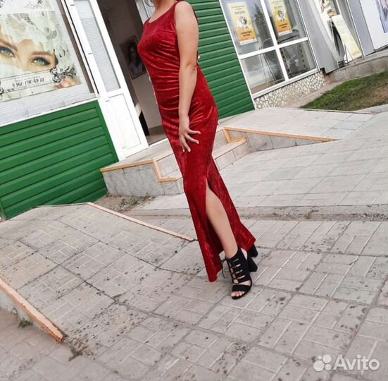 Вечернее платье,42 размера бархатное