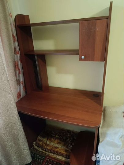 Продам компьютерный стол