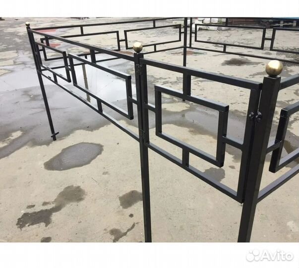 Оградки на кладбище