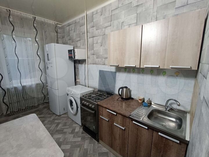 2-к. квартира, 50 м², 3/9 эт.