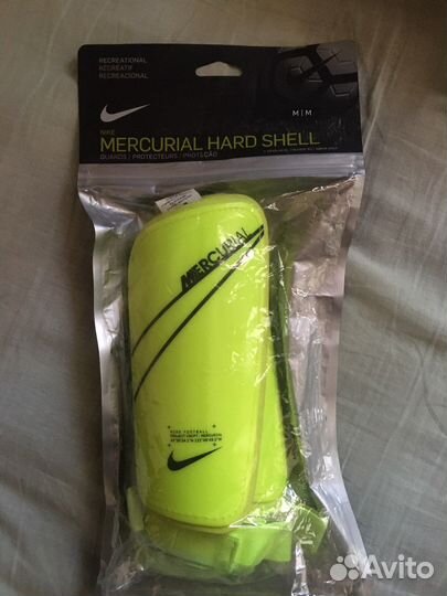 Футбольные щитки