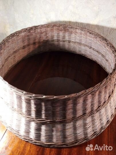 Юбочка для елки из бумажной лозы