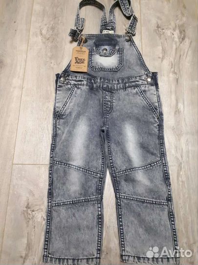 Джинсовый комбинезон
