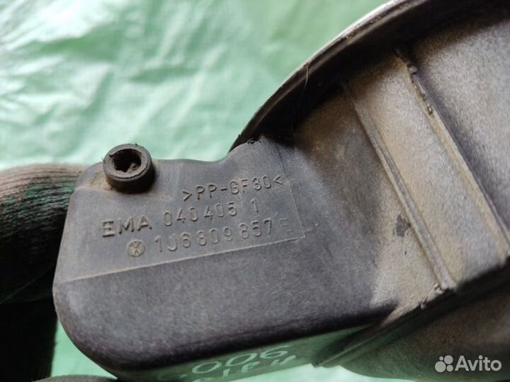 Лючок бензобака Volkswagen Golf 4 хетчбек 1.4 2002