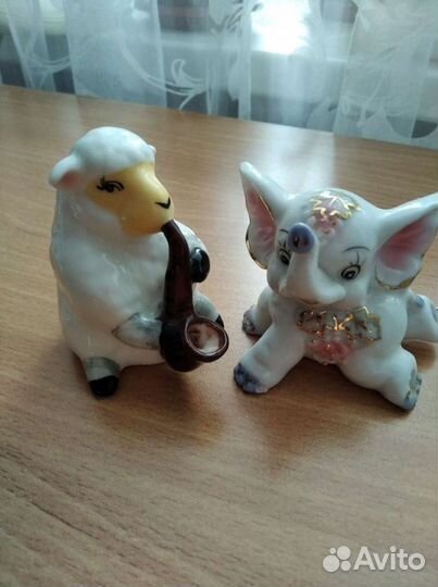 Статуэтки и вазы