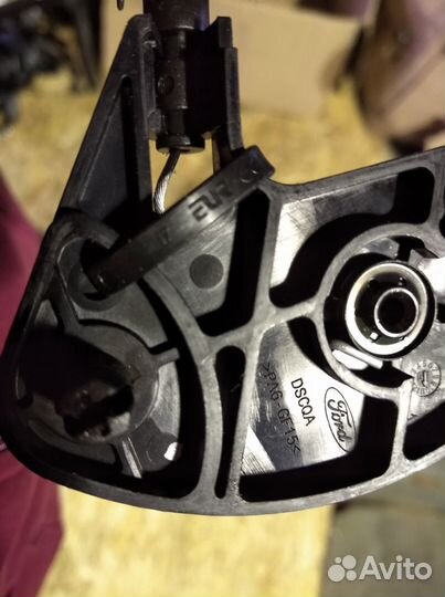 Трос капота Форд Фокус MK3