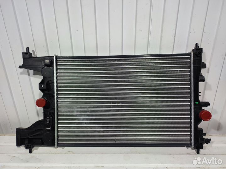 Радиатор охлаждения /Opel Astra J (09) Cruze 9