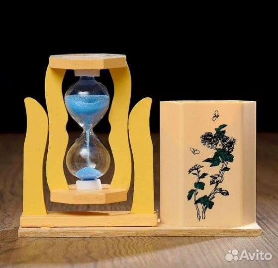 Подставки для ручек разные