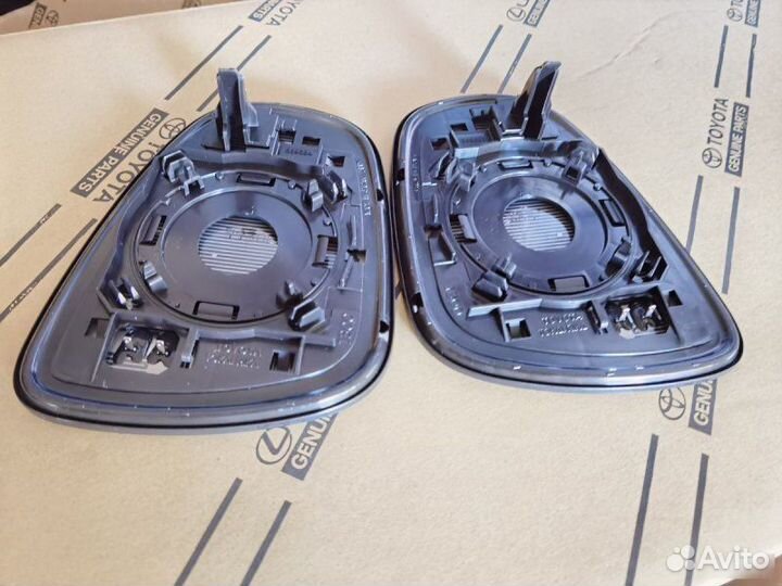 Зеркальный элемент Lexus Es