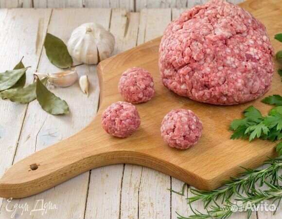 Сотрудники на упаковку фаршированных перцев