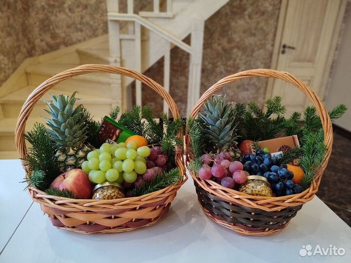 Корзина подарочная с фруктами/колбасой/сыром