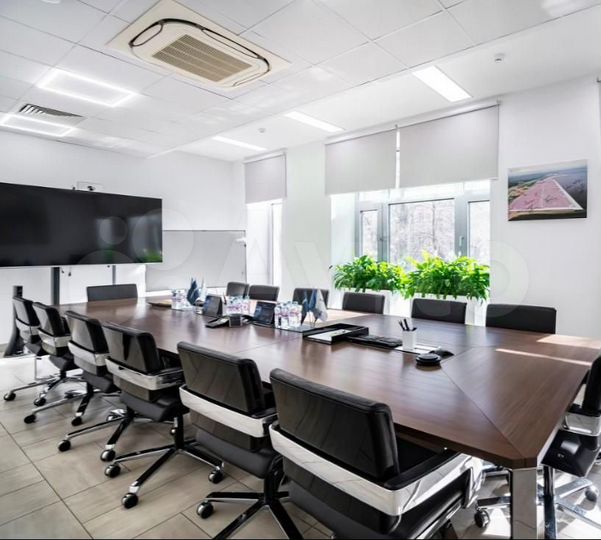 Представительский особняк с мансардой, современный