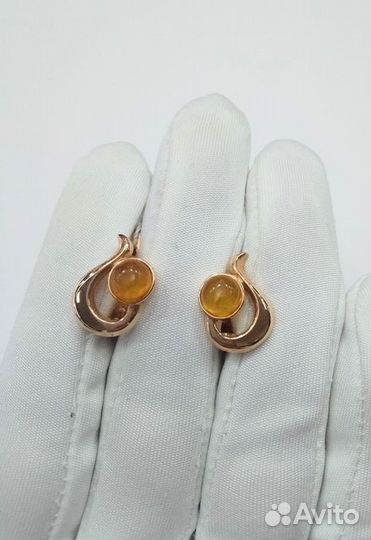 Серьги с синтетическим камнем Золото