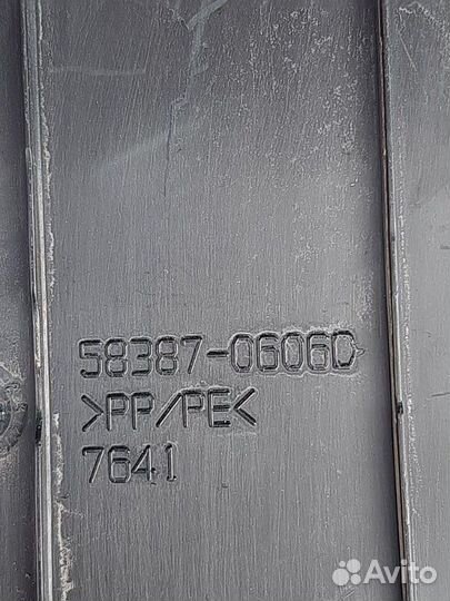 Обшивка багажника Toyota Camry XV40