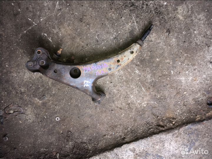 Рычаг передний левый Toyota Corolla E10 Marino