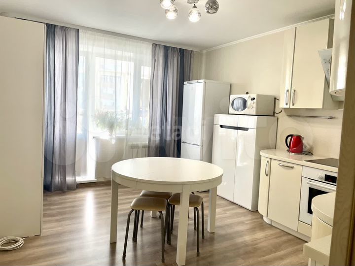 2-к. квартира, 66 м², 4/14 эт.