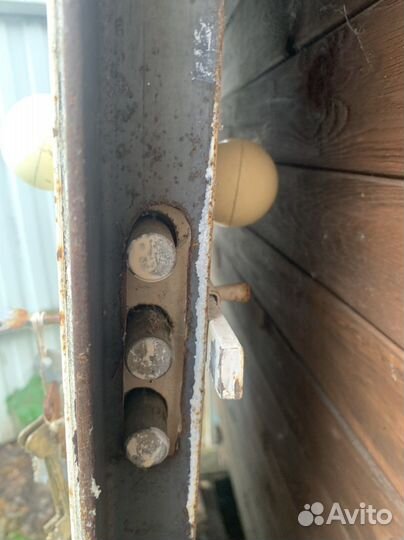 Входная стальная дверь с коробкой