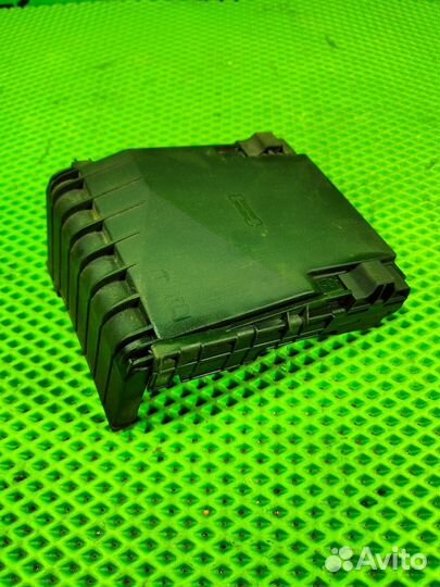 Крышка блока предохранителей Skoda Octavia A5