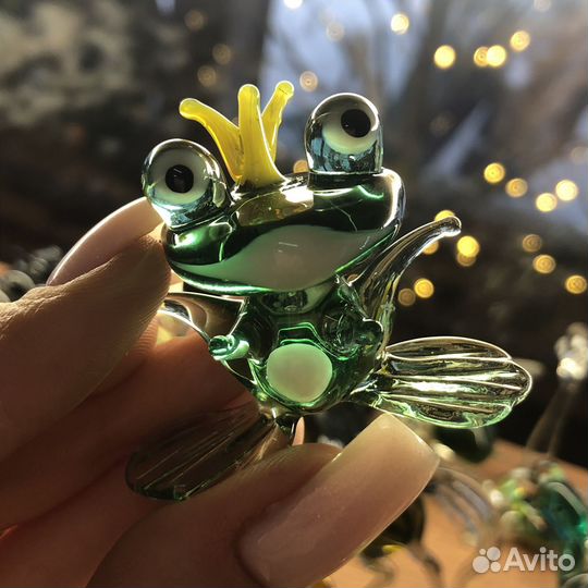 Стеклянная лягушка из стекла