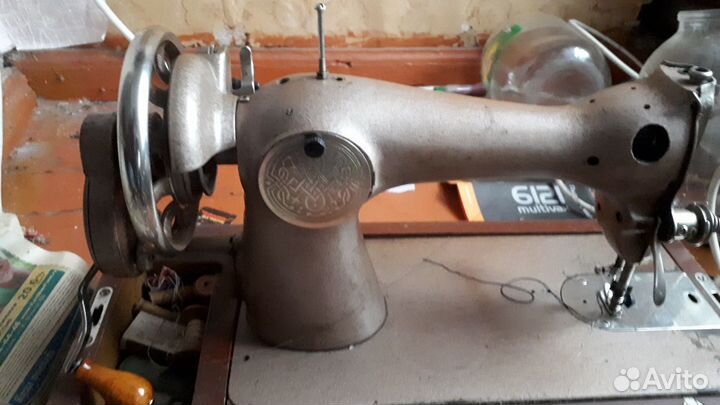 Швейная машина