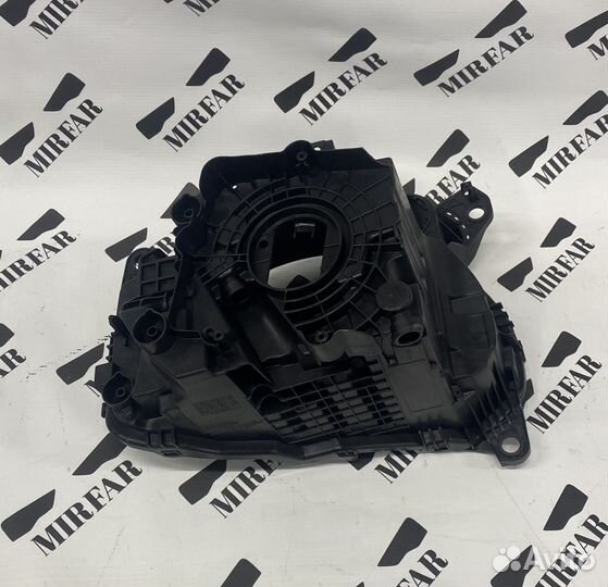 Правый корпус фары Land Rover Defender 2019-н.в