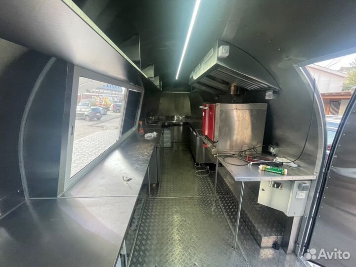 Красный Фудтрак продажа от собственника