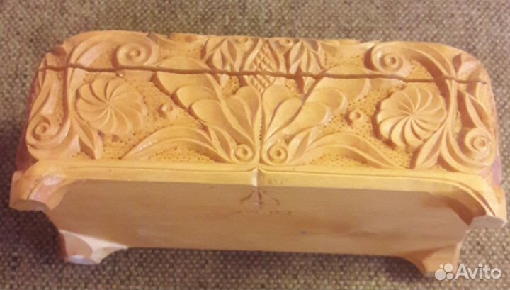 Шкатулка ручн.работы, резная, деревян., 9.5см20 см