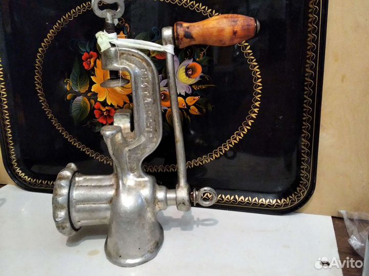 Формы для хвороста,пельменницы, мясорубка и орешни