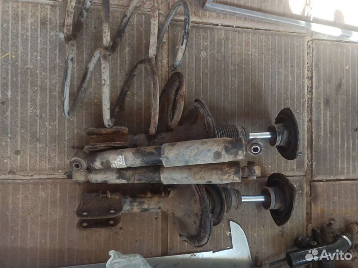 Амортизаторы Хендай Гранд Старекс