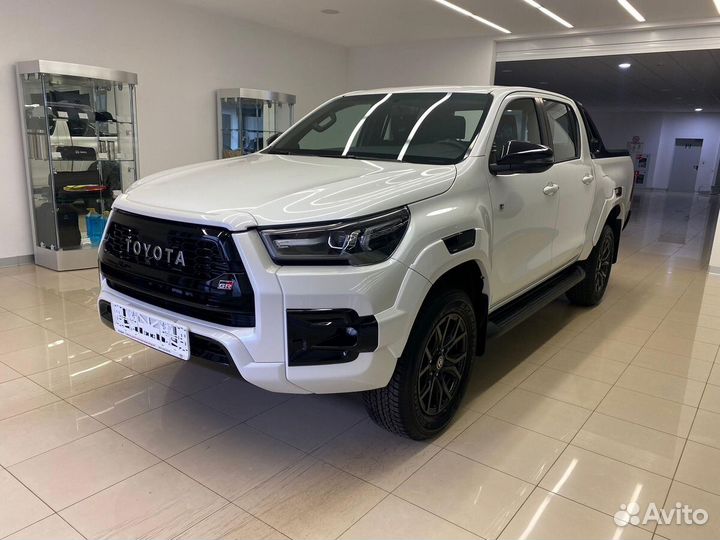 Toyota Hilux 2.8 AT, 2023