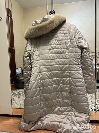 Пуховик зимний длинный женский с мехом