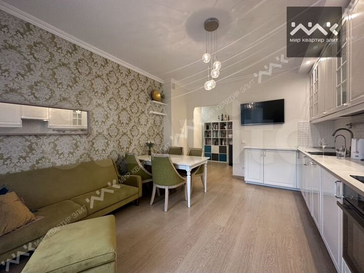 3-к. квартира, 100 м², 2/8 эт.